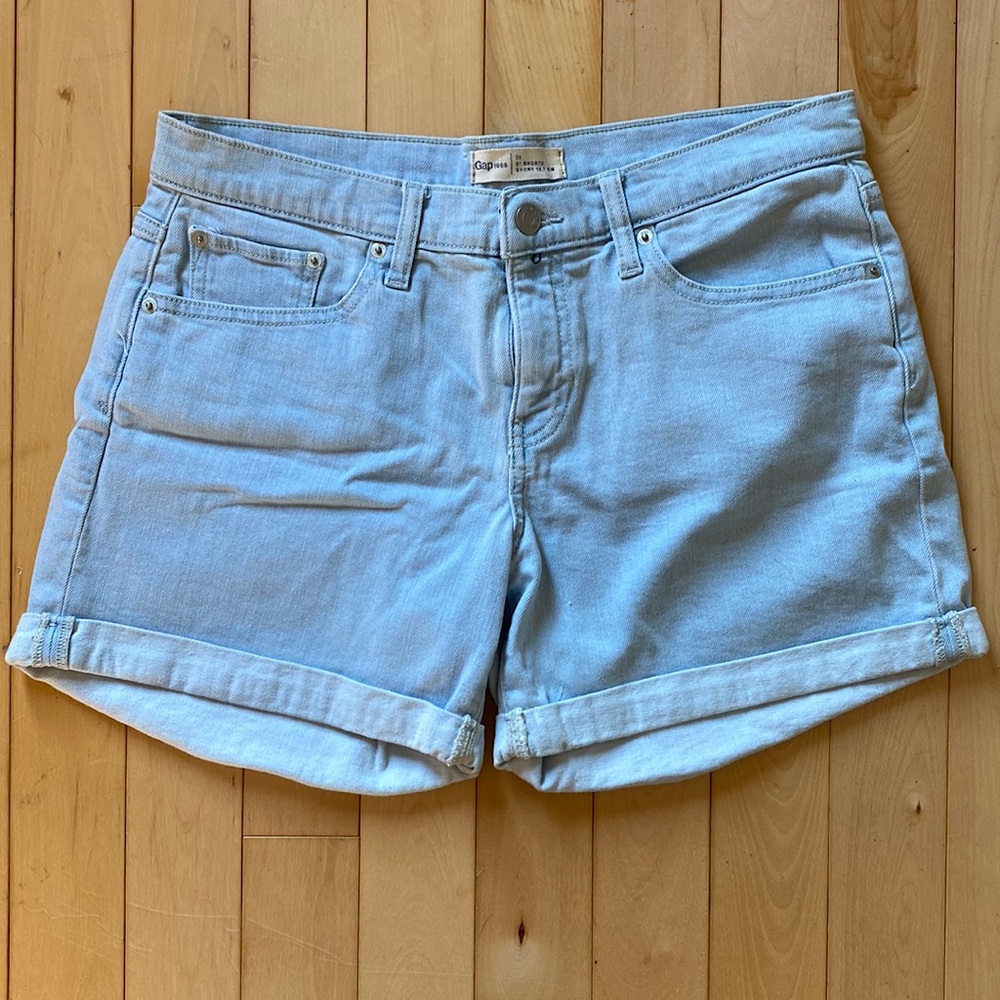 GAP shorts
